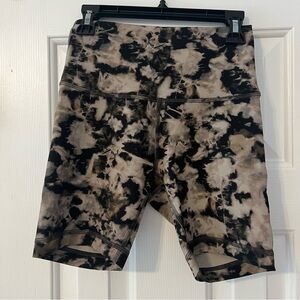 lululemon Wunder Train high rise shorts 6”